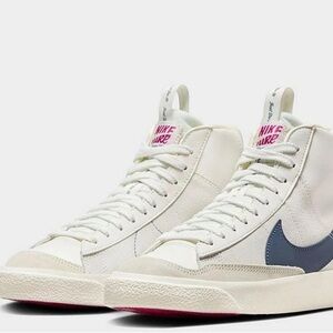 New Nike Blazer Mid '77 Sz 4Y SNEAKERS  SAIL/FIREBERRY/DIFFUSED BLUE EUC